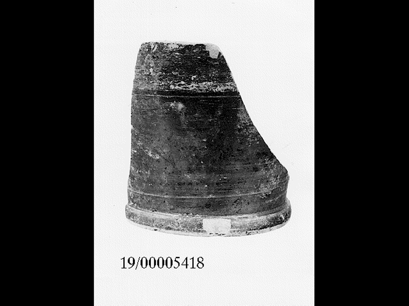 skyphos/ fondo (SECOLI/ III a.C)