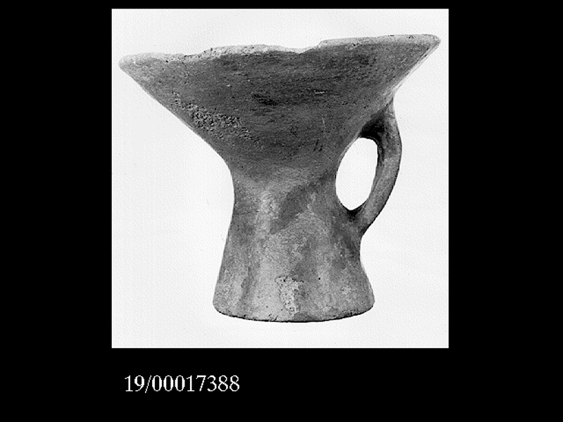 bicchiere biconico (SECOLI/ prima metà del II millennio a.C)