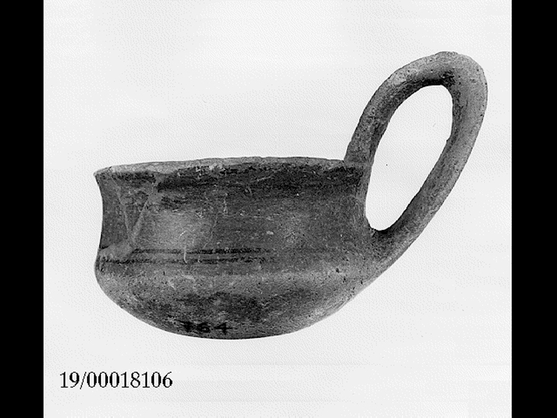 tazzina monoansata (SECOLI/ Inizi civiltà del bronzo)