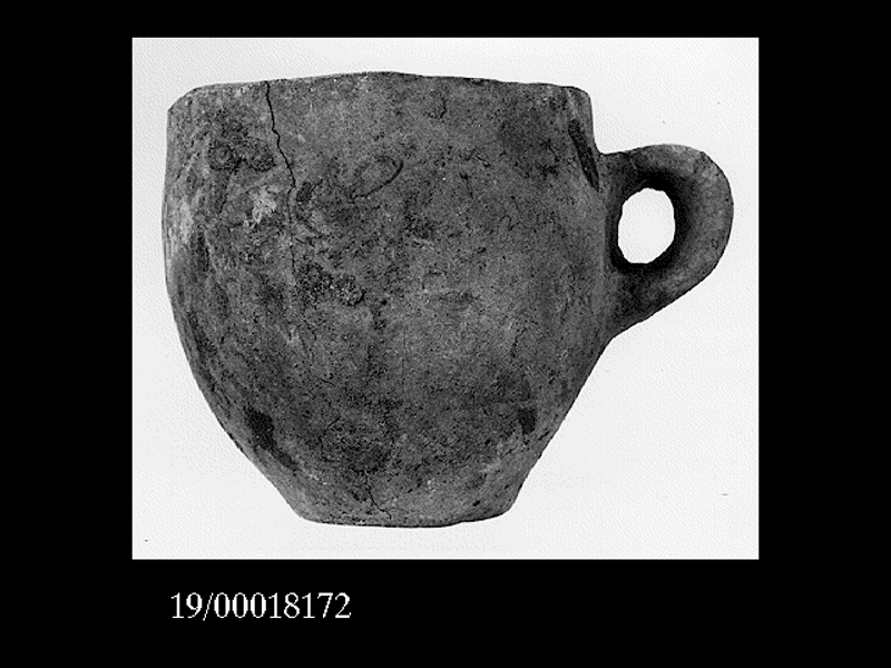 tazza (SECOLI/ prima metà del II millennio a.C)