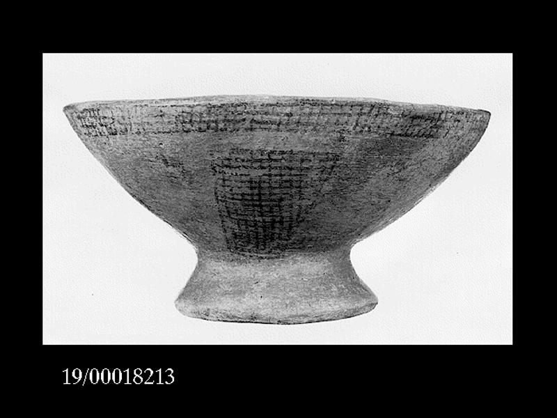 vaso a fruttiera - cultura di Castelluccio (SECOLI/ Inizi civiltà del bronzo)