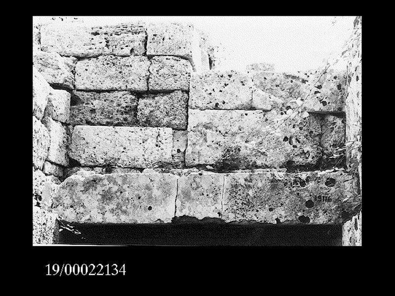 blocco di architrave (non determinabile)