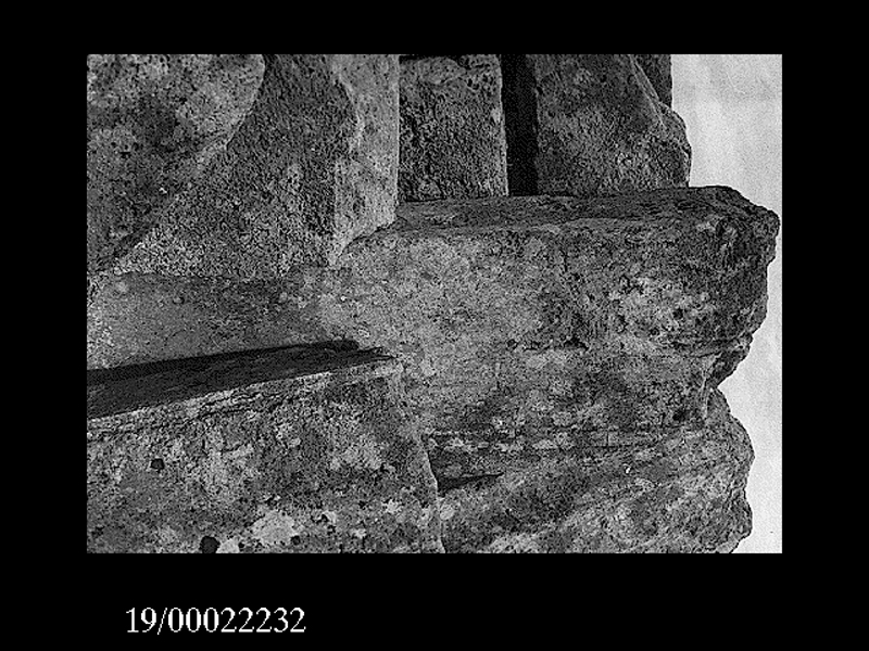 blocco di architrave (non determinabile)