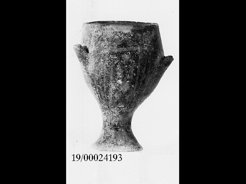 pisside triansata - cultura di Castelluccio (SECOLI/ XVII a.C)