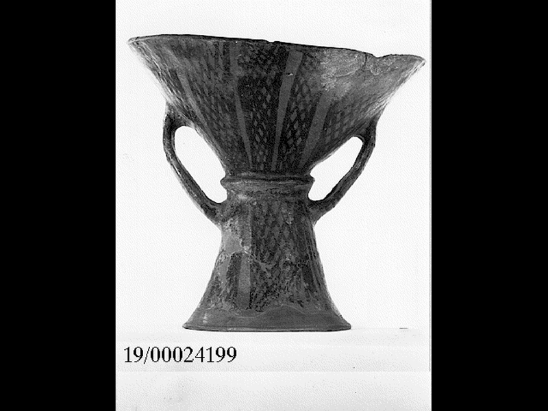 vaso a clessidra biansato - cultura di Castelluccio (SECOLI/ XVII a.C)