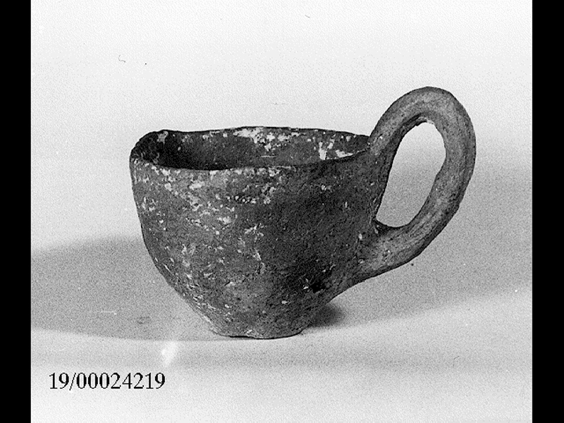 attingitoio globulare - cultura di Castelluccio (SECOLI/ ARCHI DI SECOLI/ XVII a.C.-XVIII a.C)