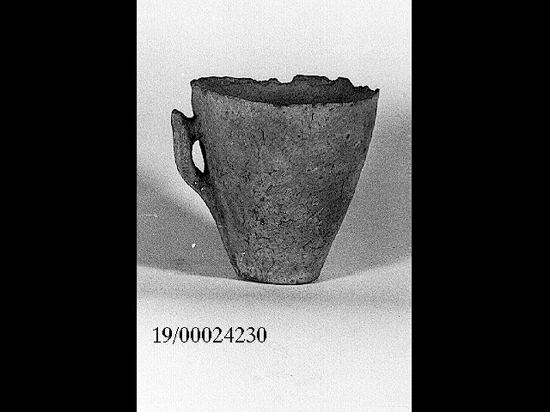 tazza troncoconica - cultura di Castelluccio (SECOLI/ XVII a.C)