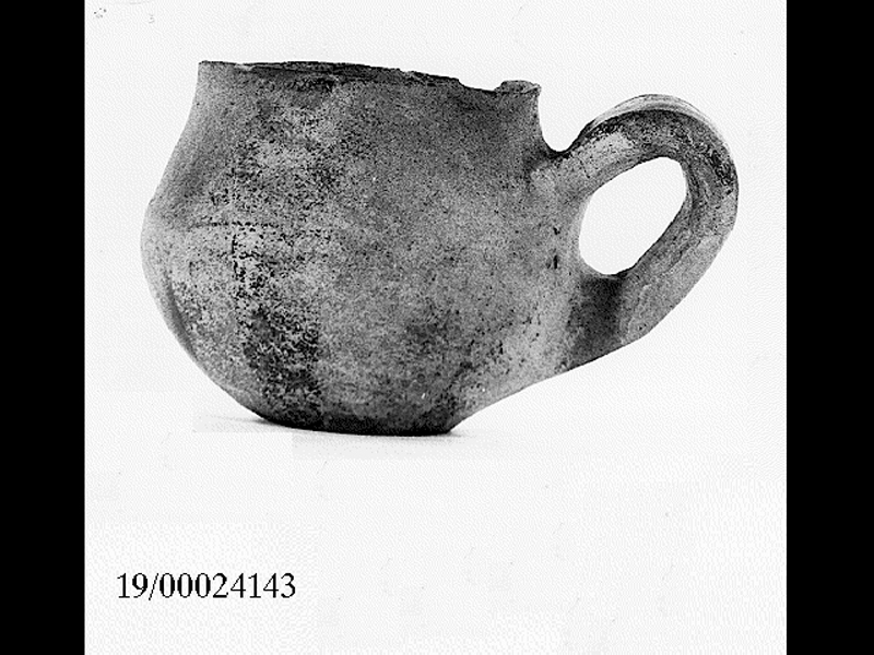 attingitoio monoansato - cultura di Castelluccio (SECOLI/ XVII a.C)