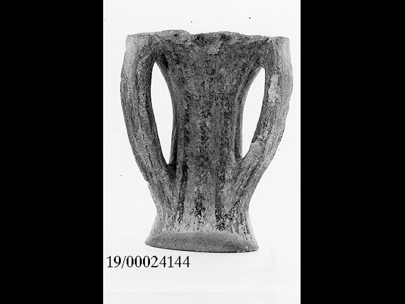 vaso a clessidra triansato - cultura di Castelluccio (SECOLI/ XVII a.C)