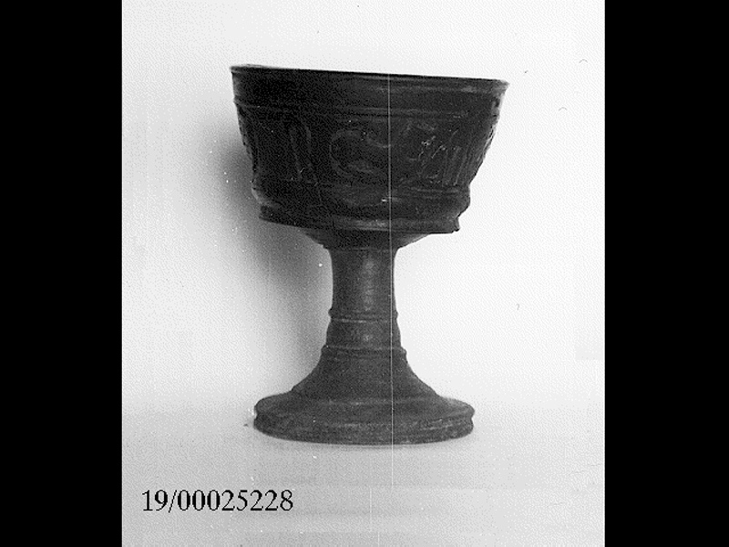calice su medio piede (SECOLI/ VI a.C)