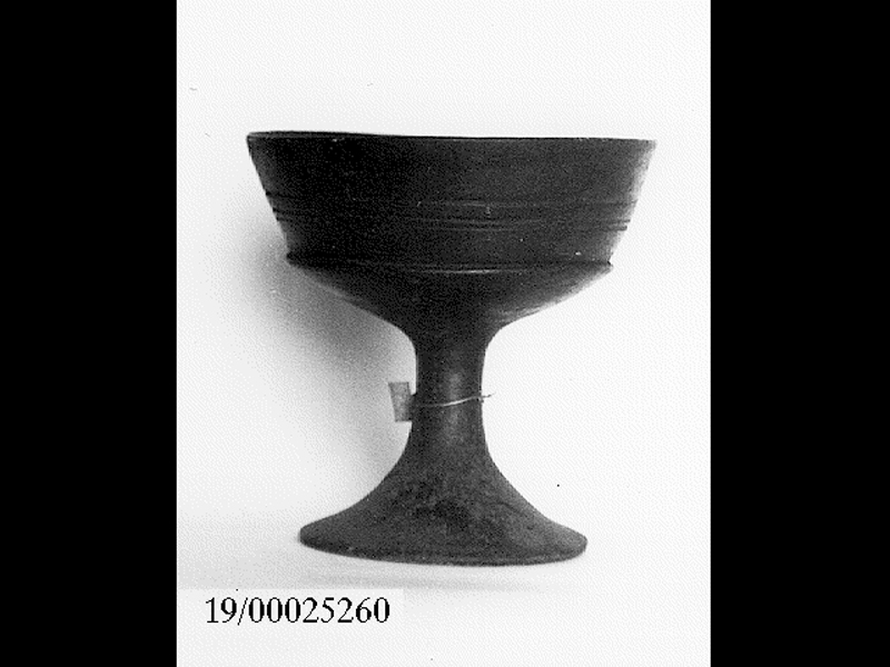 calice su medio piede (SECOLI/ VI a.C)