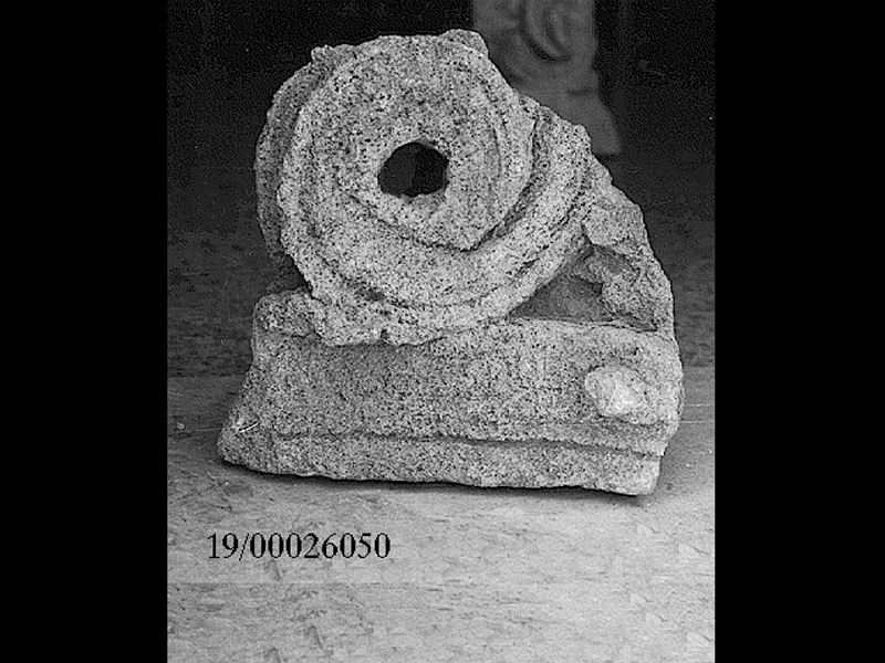 capitello corinzio/ frammento (SECOLI/ II a.C)