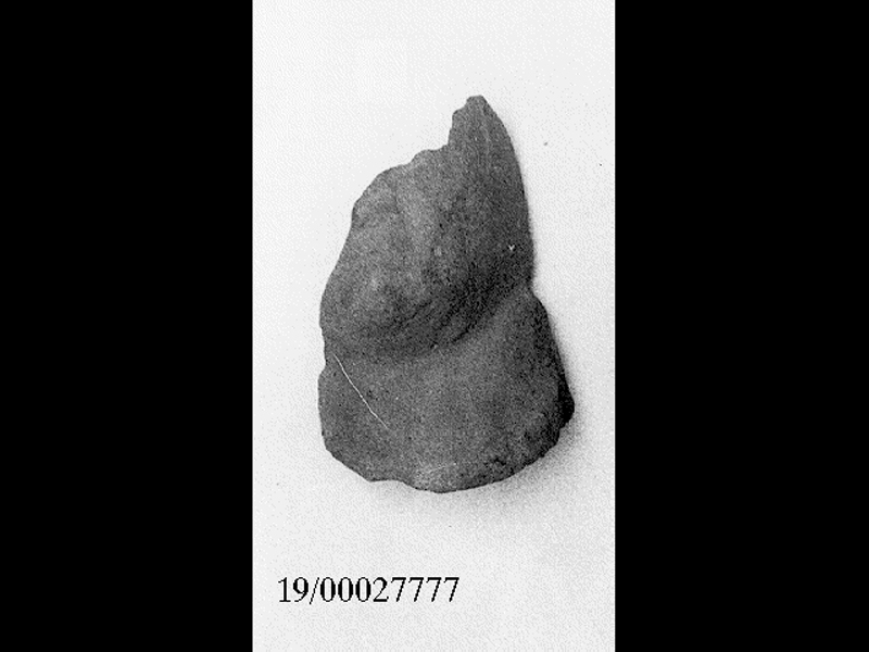 Storia/ personaggio femminile (testina) - fabbrica locale (prima metà SECOLI/ V a.C)