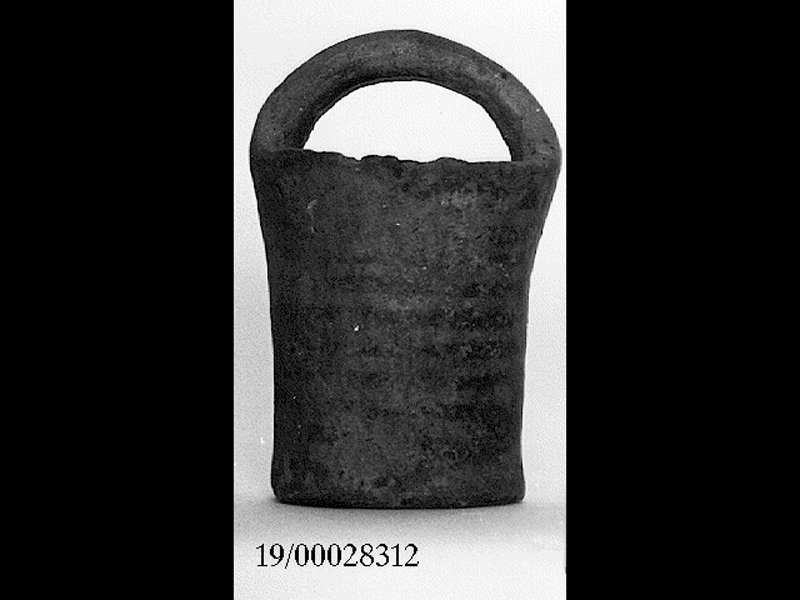 vaso a cestino - officina locale (inizio SECOLI/ VII a.C)