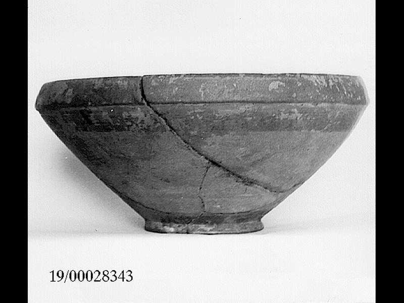 scodellone monoansato - officina locale (metà SECOLI/ VII a.C)
