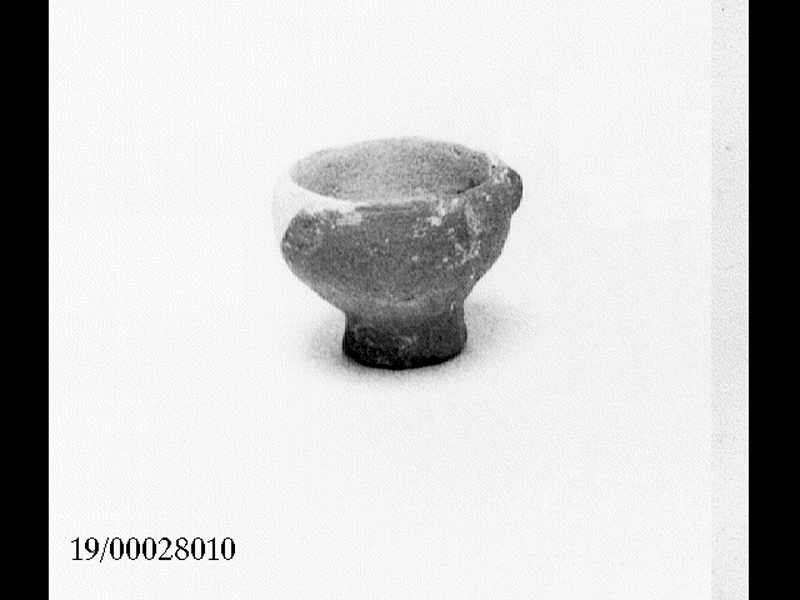 skyphos miniaturistico (SECOLI/ IV a.C)
