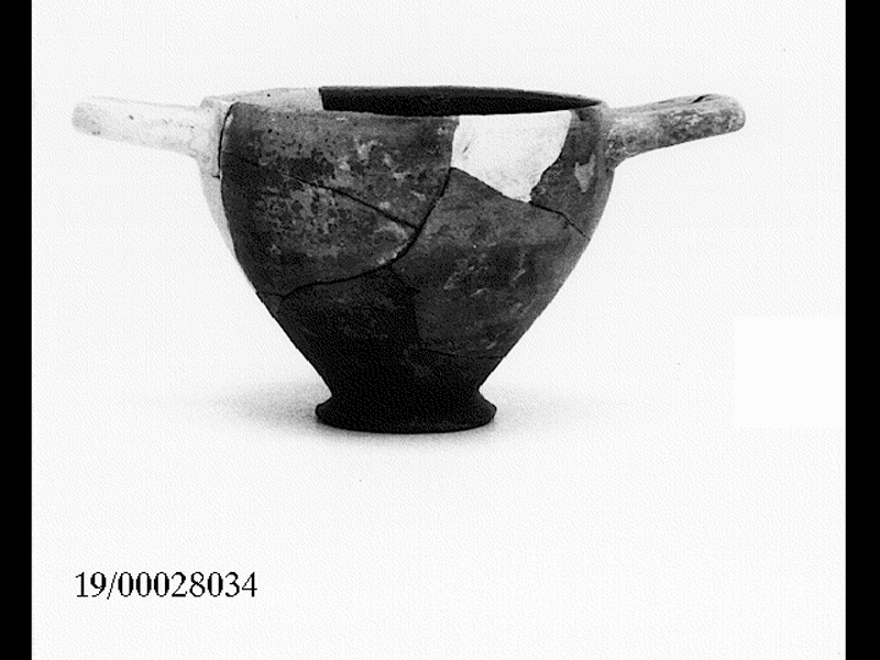 skyphos - fabbrica locale (metà SECOLI/ IV a.C)