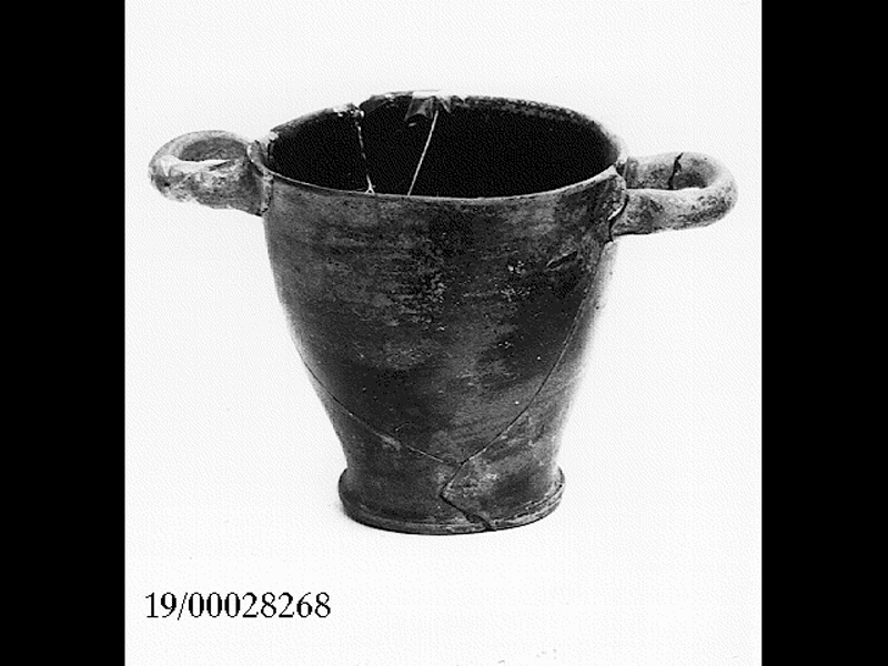 skyphos - fabbrica locale (prima metà SECOLI/ IV a.C)