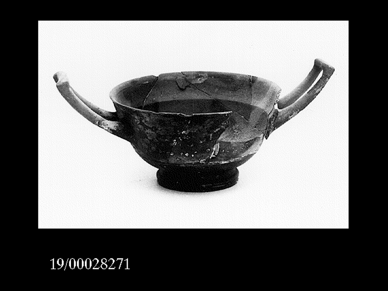 coppa skyphoide (secondo quarto SECOLI/ IV a.C)