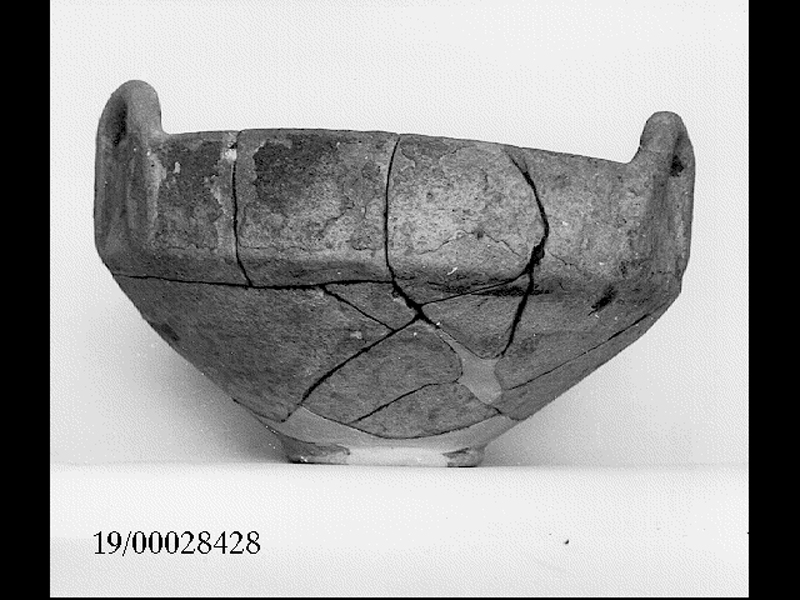 scodellone triansato - officina locale (fine SECOLI/ VII a.C)