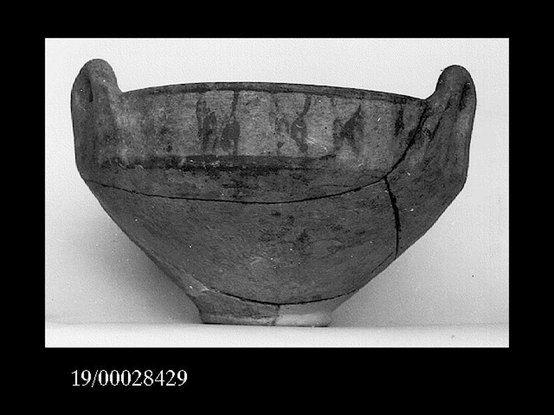 scodellone triansato - officina locale (fine SECOLI/ VII a.C)