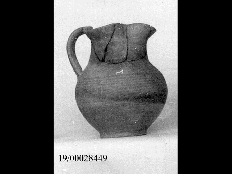 brocchetta a bocca trilobata - officina geloa (fine SECOLI/ VII a.C)