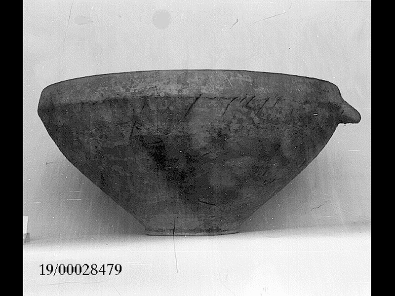 scodellone monoansato - officina locale (metà SECOLI/ VII a.C)