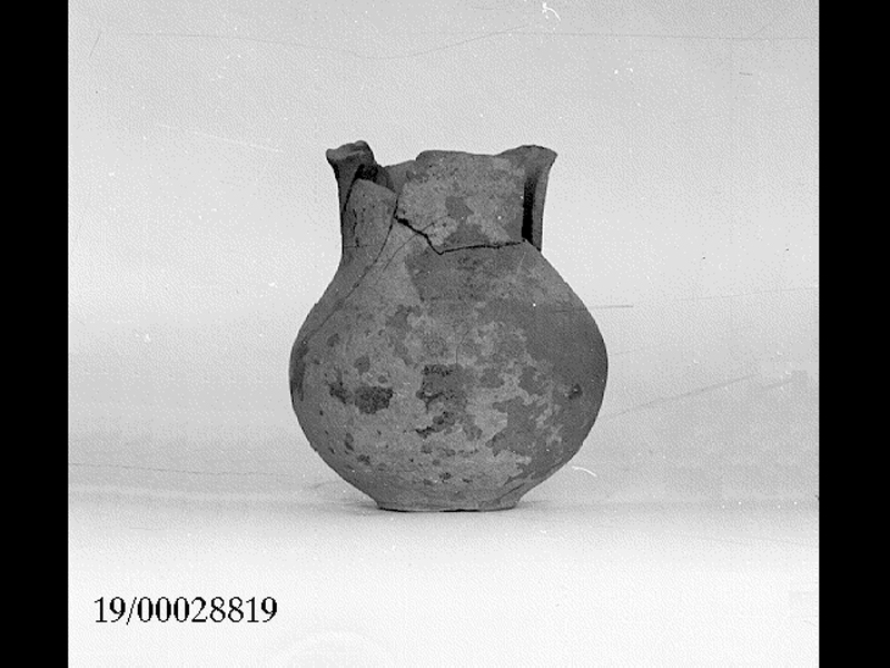 brocchetta a bocca trilobata - officina locale (fine SECOLI/ VII a.C)