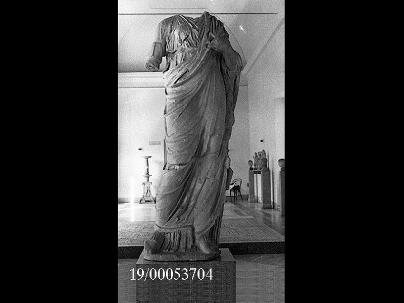 Storia/ personaggio femminile (statua) (SECOLI/ II)