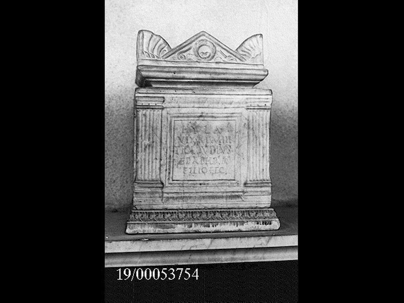 urna (prima metà SECOLI/ I)