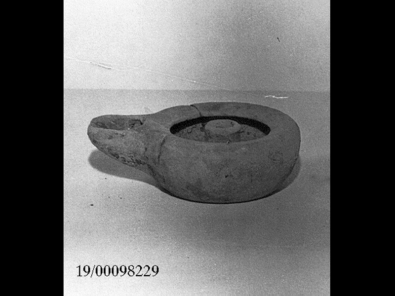 lucerna - officina locale (fine SECOLI/ IV a.C)