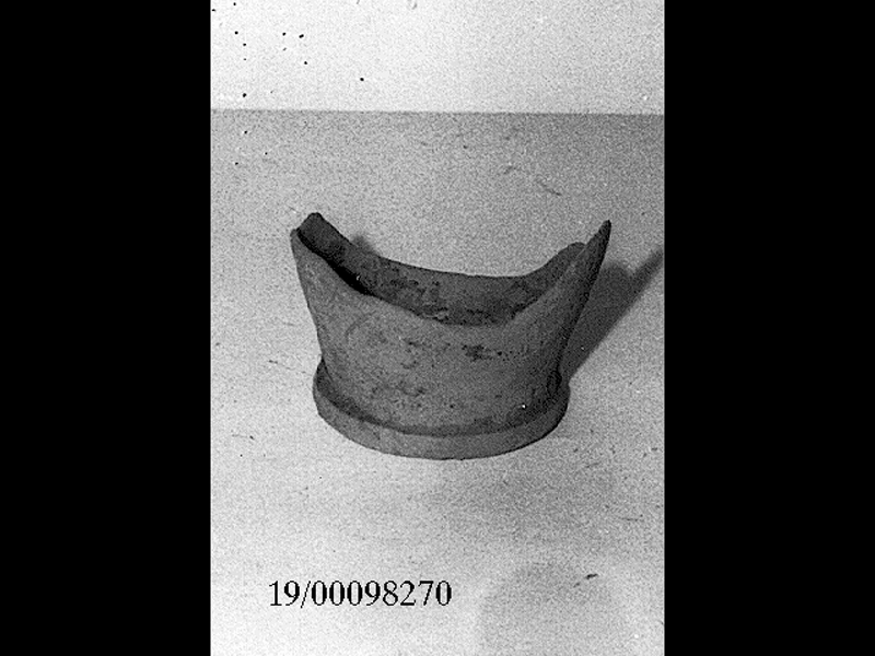 skyphos/ fondo - officina locale (fine SECOLI/ IV a.C)