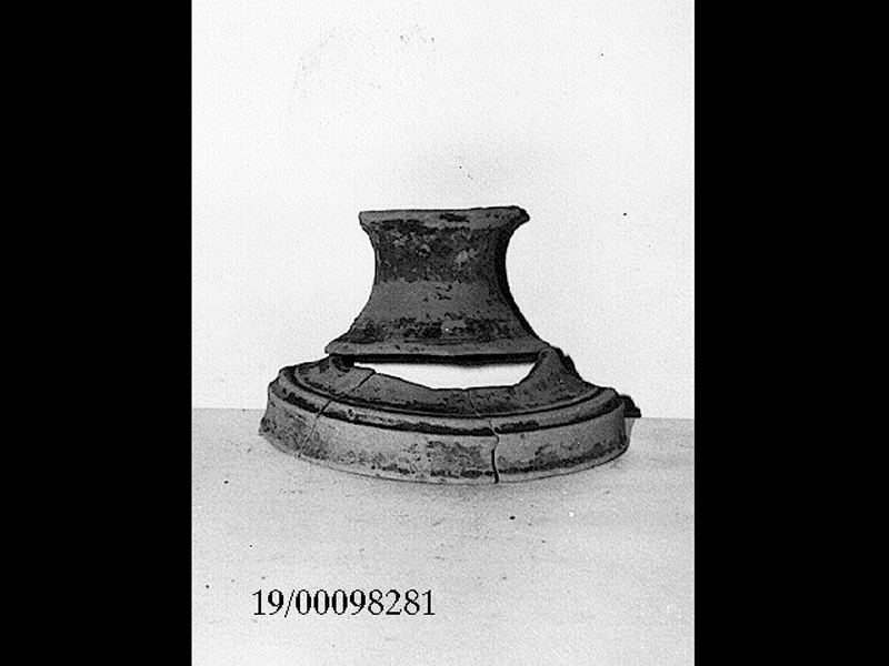 cratere/ piede - officina locale (fine SECOLI/ IV a.C)