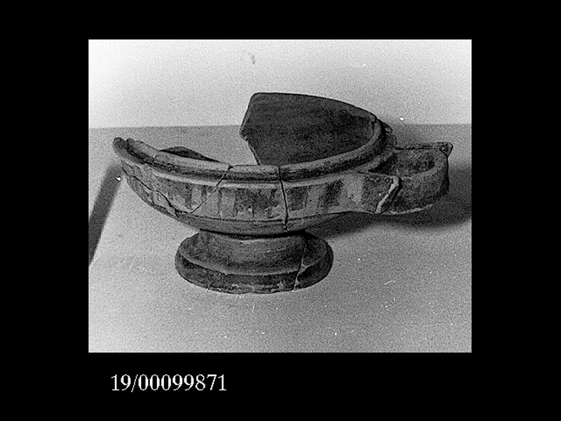 lekanis - officina locale (SECOLI/ IV a.C)