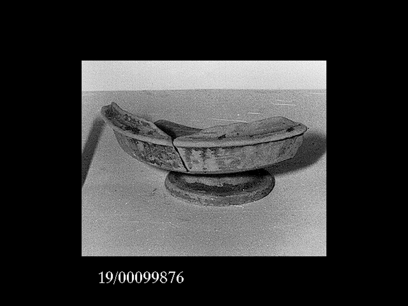 lekanis - officina locale (SECOLI/ IV a.C)