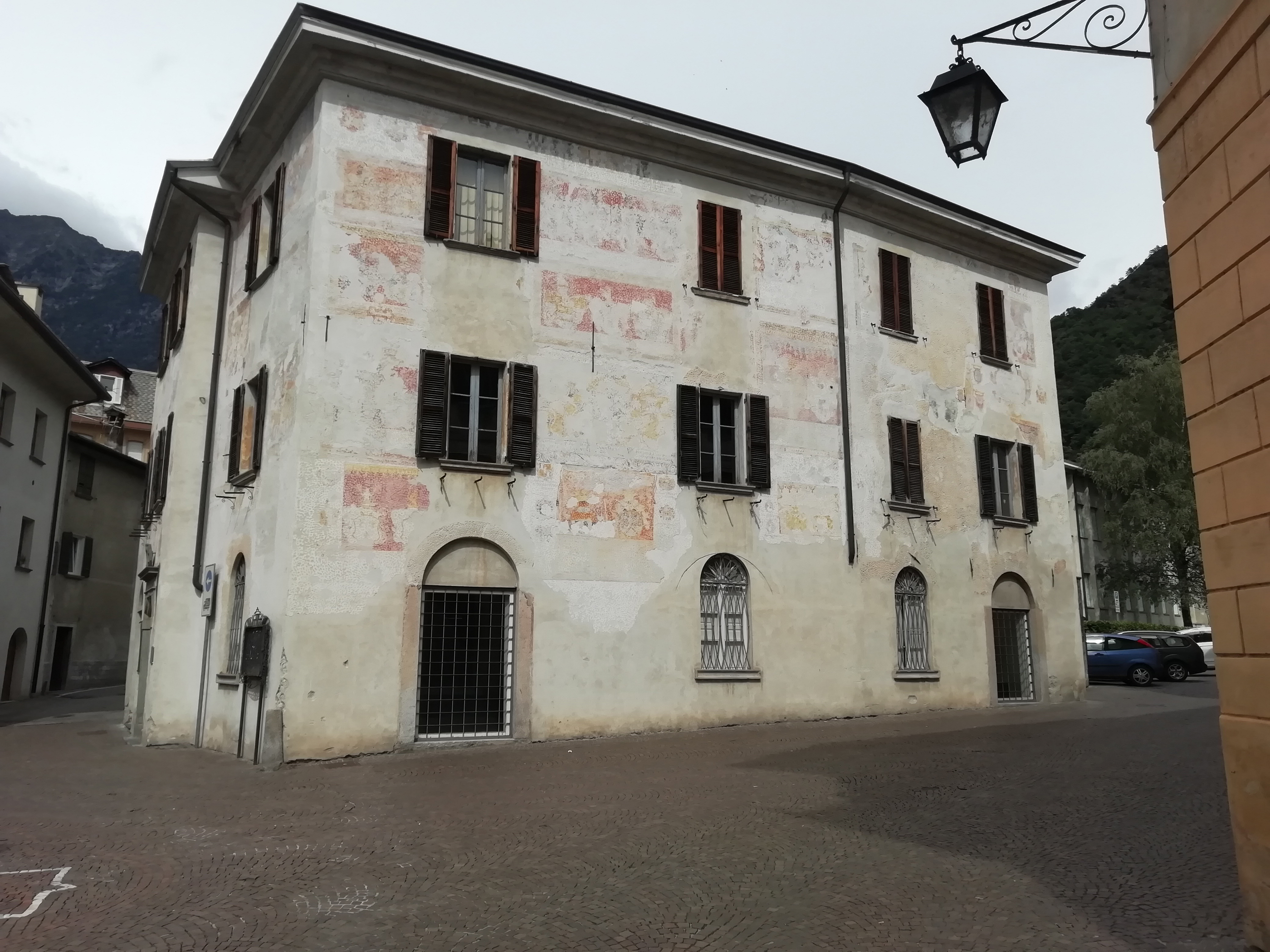 Palazzo Pretorio (palazzo, pretorio) - Chiavenna (SO)  <br>Condizioni d'uso: <a class='link-esterno' href='https://docs.italia.it/italia/icdp/icdp-pnd-circolazione-riuso-docs/it/v1.0-giugno-2022/testo-etichetta-BCS.html' target='_bcs'>Beni Culturali Standard (BCS)</a>