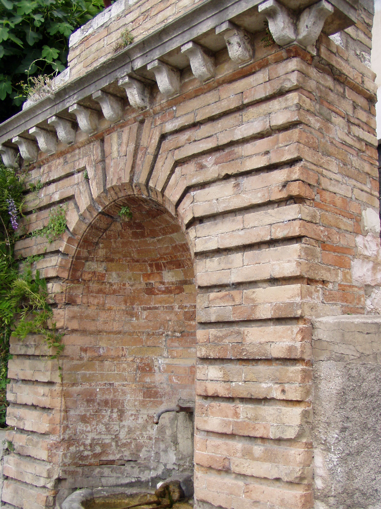 Fontana dei Mogi (fontana, pubblica) - Fossombrone (PU) 