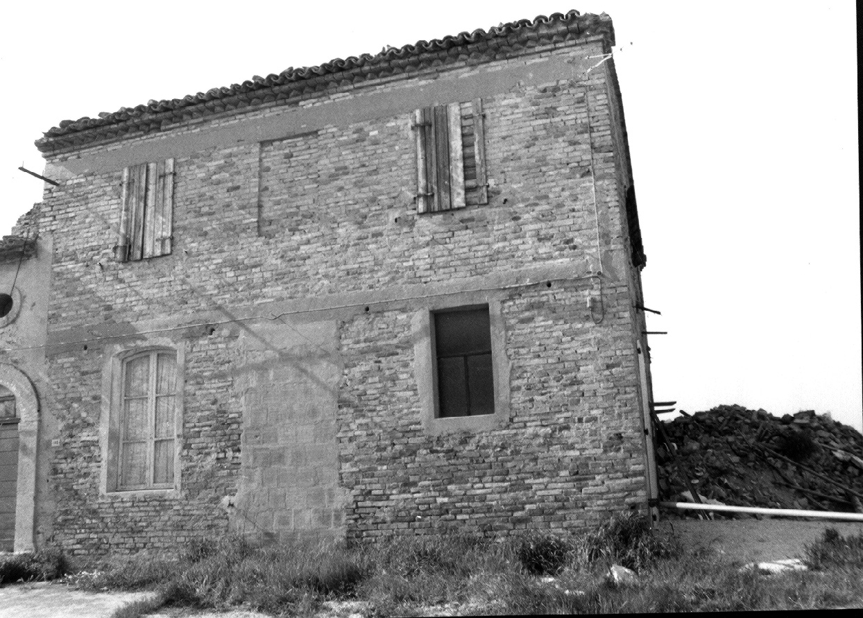 Casa rurale (casa colonica) - Mombaroccio (PU)  (XVIII)