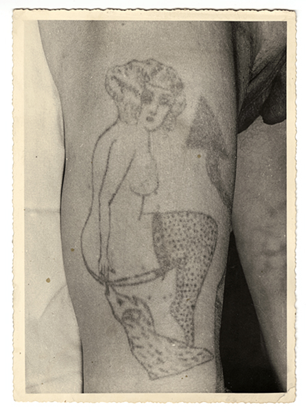 Delinquenti, Tatuaggi - Disegni - Pelle - Pigmenti (positivo) di Autore non identificato, Carrara, Mario - fotografia medica (fine/ metà XIX-XX)