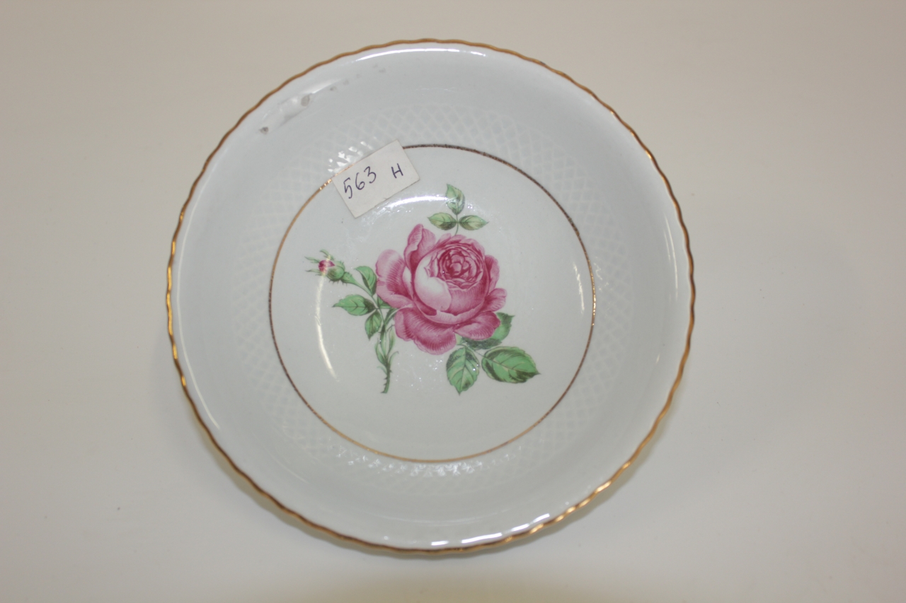 piatto da gelato, opera isolata - ambito friulano (seconda metà sec. XX)