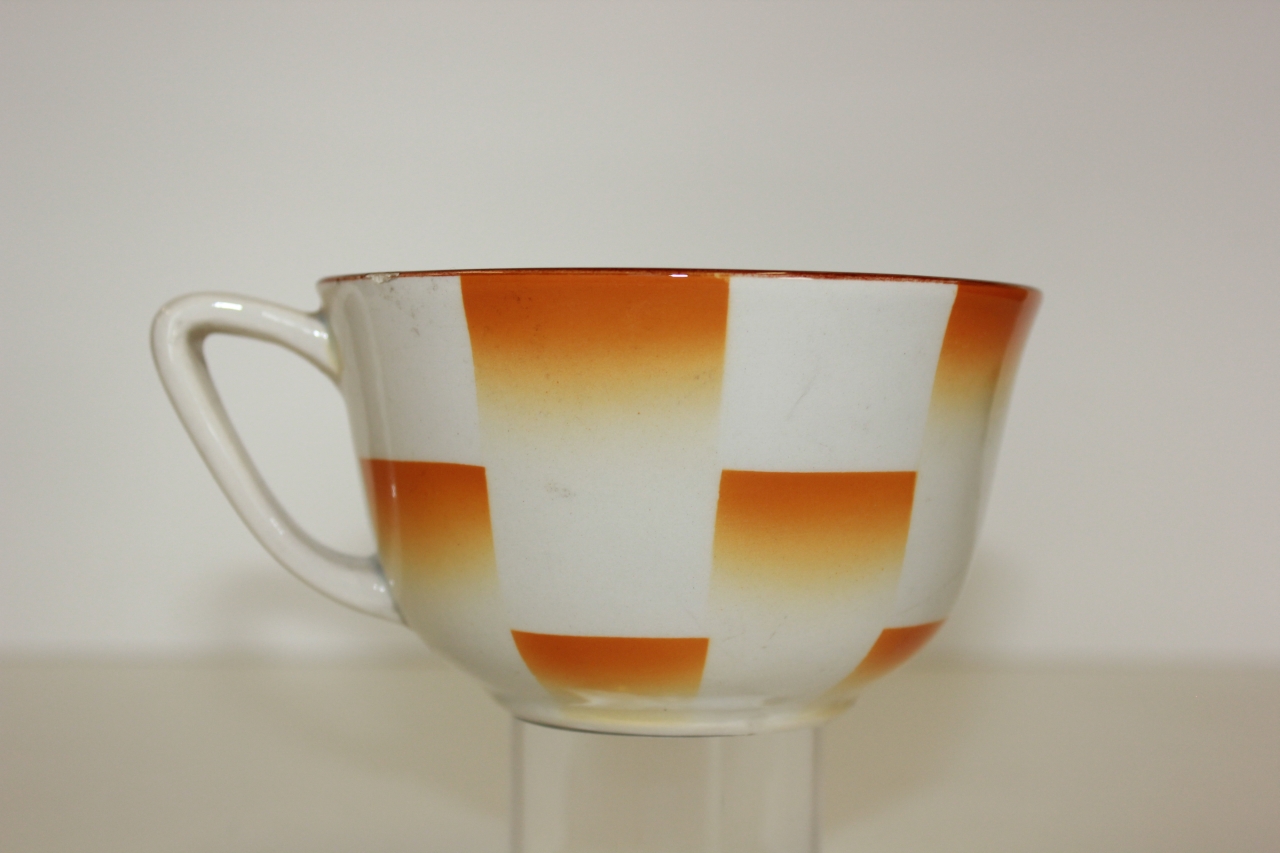 tazza, opera isolata - ambito friulano (secondo quarto sec. XX)