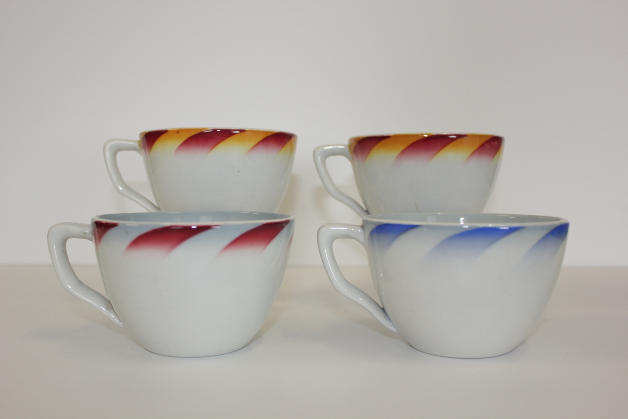 tazza, serie - ambito friulano (secondo quarto sec. XX)