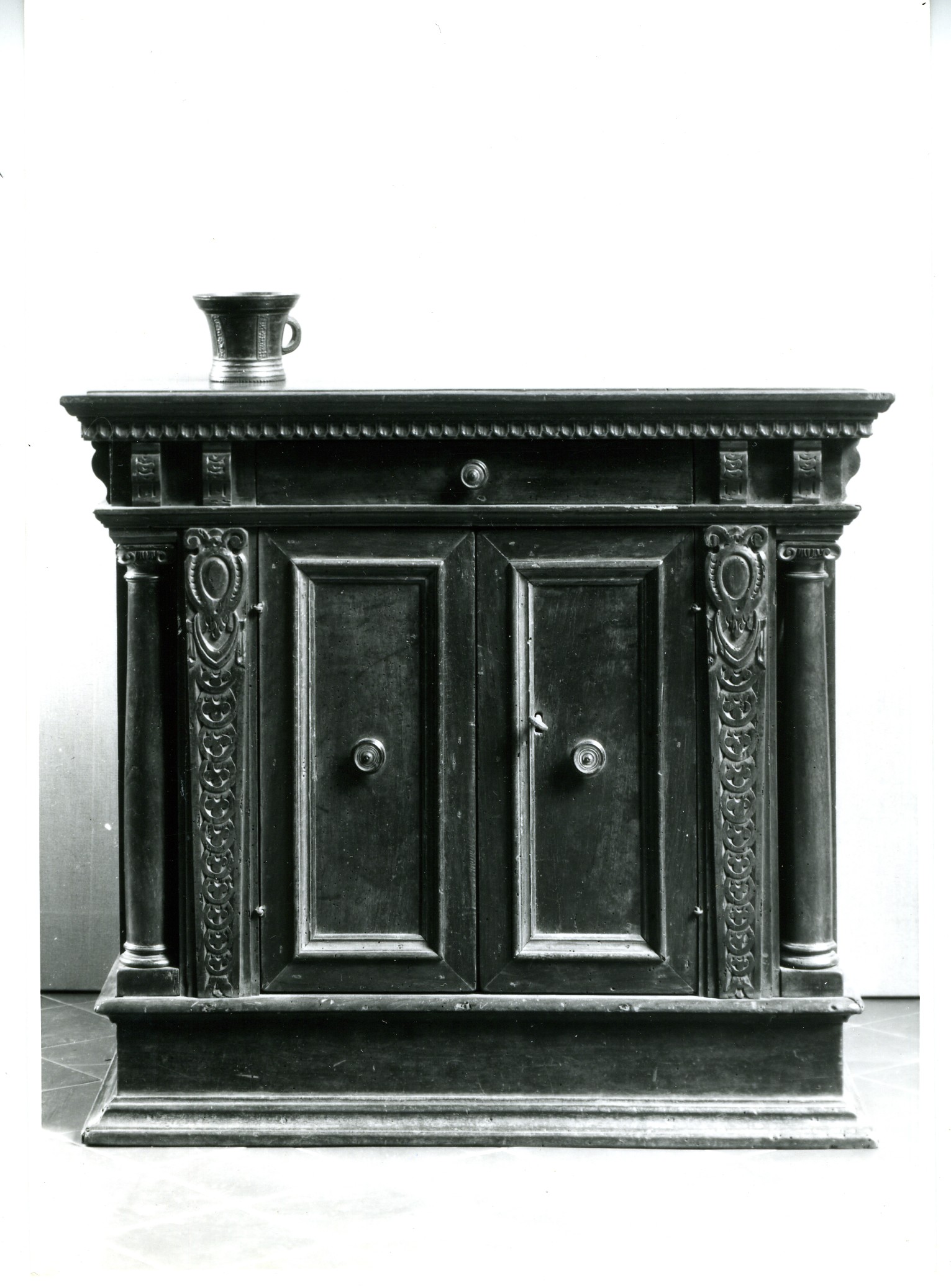credenza (positivo) di anonimo (prima metà XX)