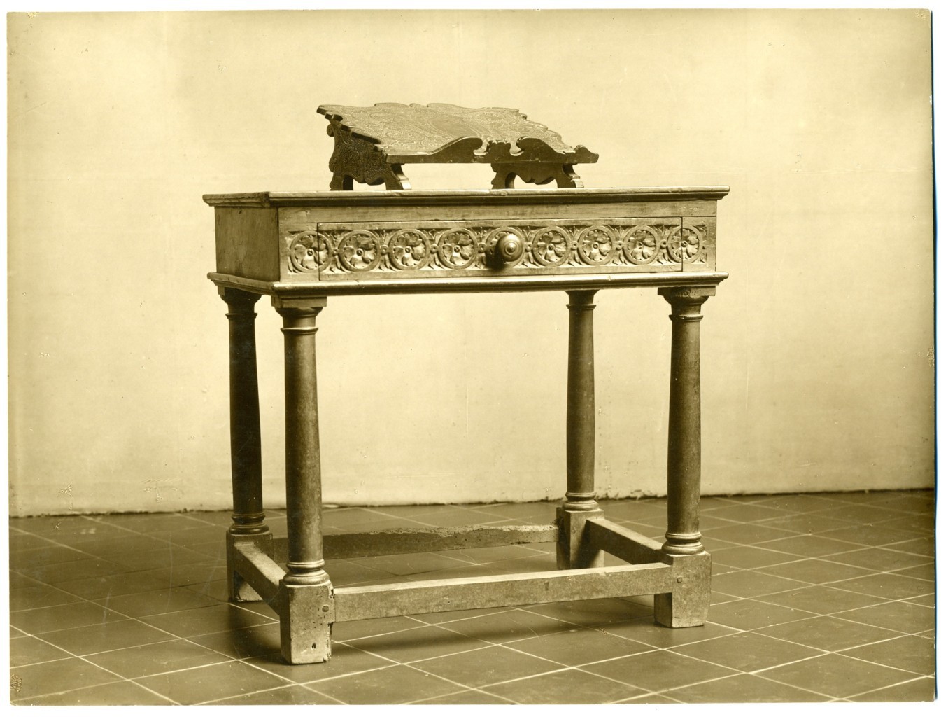 tavolino con leggio (positivo) di anonimo (prima metà XX)