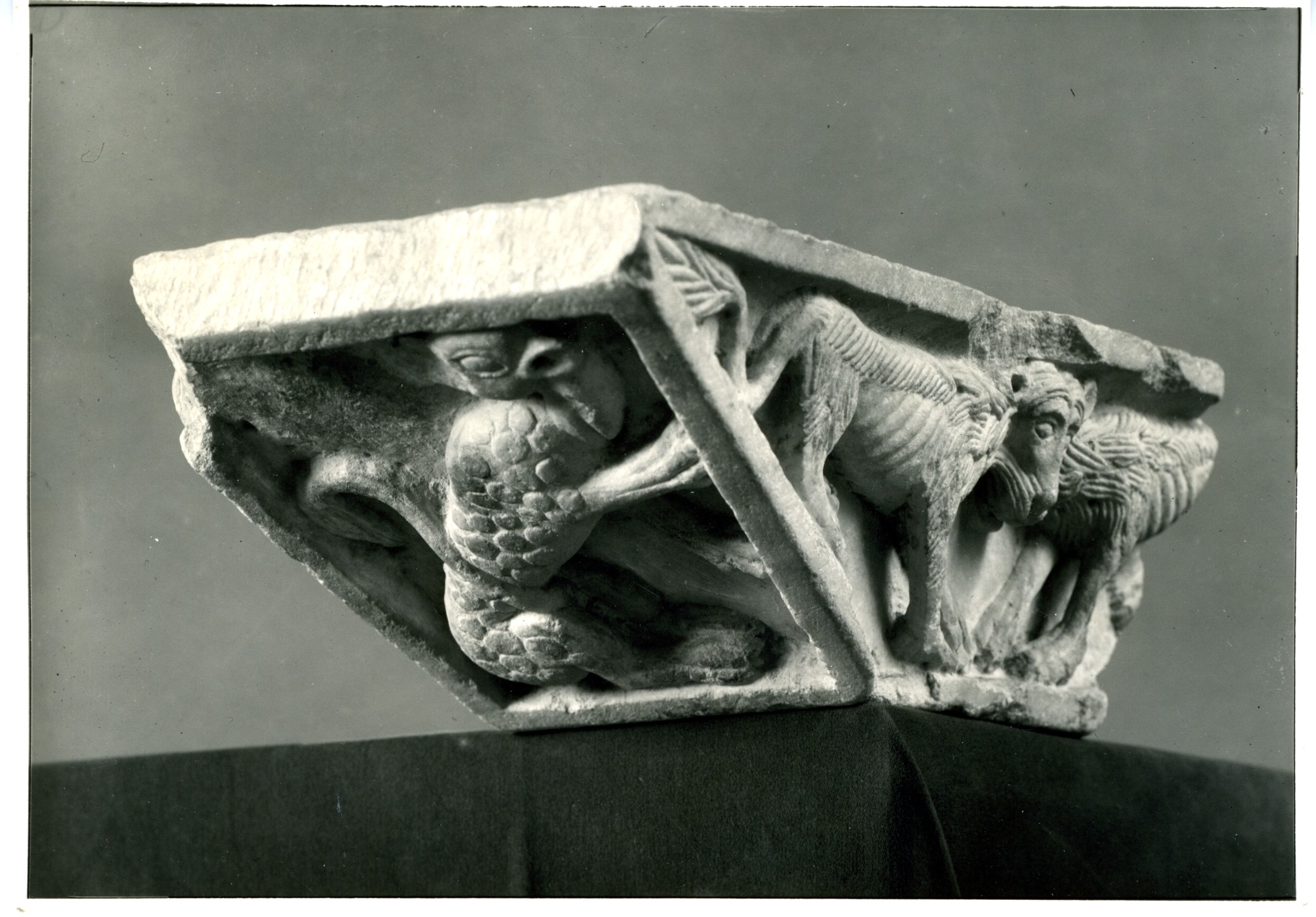 mensola (positivo) di anonimo (prima metà XX)