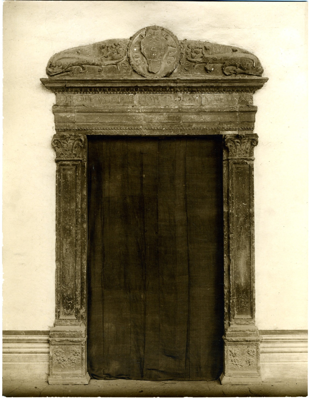 mostra di portale - scultura (positivo) di anonimo (prima metà XX)