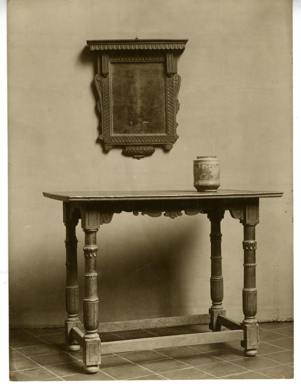 cornice con specchio e tavolo (positivo) di anonimo (prima metà XX)