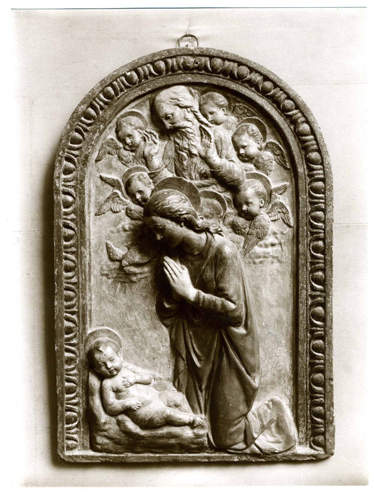 Madonna adorante Gesù Bambino - scultura (positivo) di anonimo (prima metà XX)