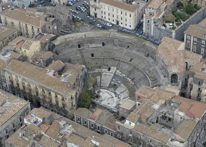 Complesso archeologico Teatro antico e Odeon di Catania (luogo ad uso pubblico, teatro, odeon) - Catania (CT)  (PERIODIZZAZIONI/ ARCHI DI PERIODI)