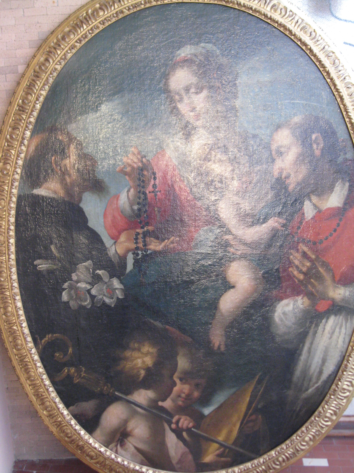 Madonna con bambino che donano il rosario a San Domenico e San Carlo Borromeo, Madonna del Rosario (dipinto, opera isolata) di Strozzi Bernardo (secondo quarto XVII)